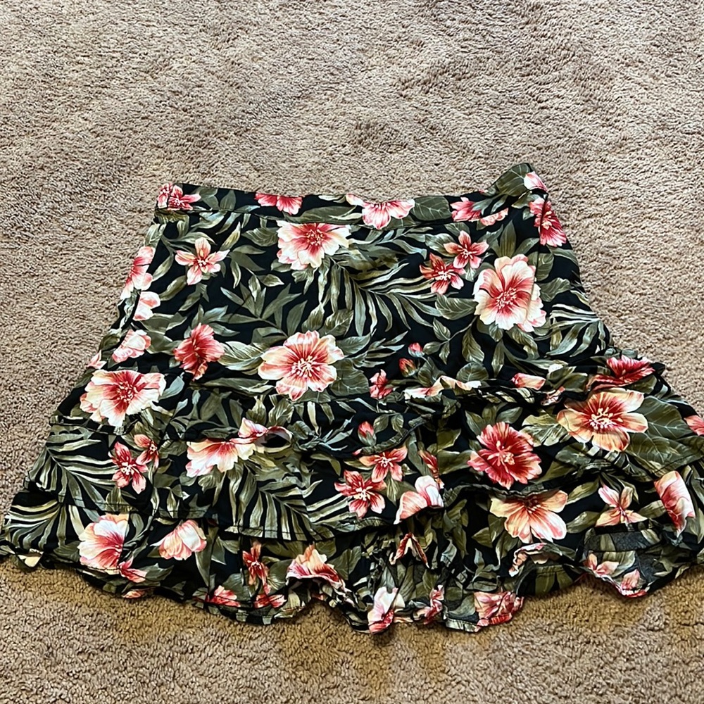 American Eagle | Floral Ruffle Skirt